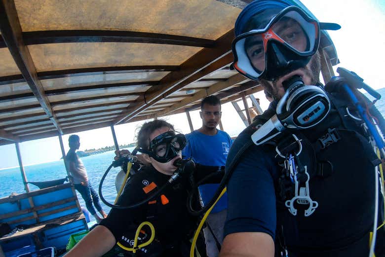 Scuba Diving Introduction in Rasdhoo Book at