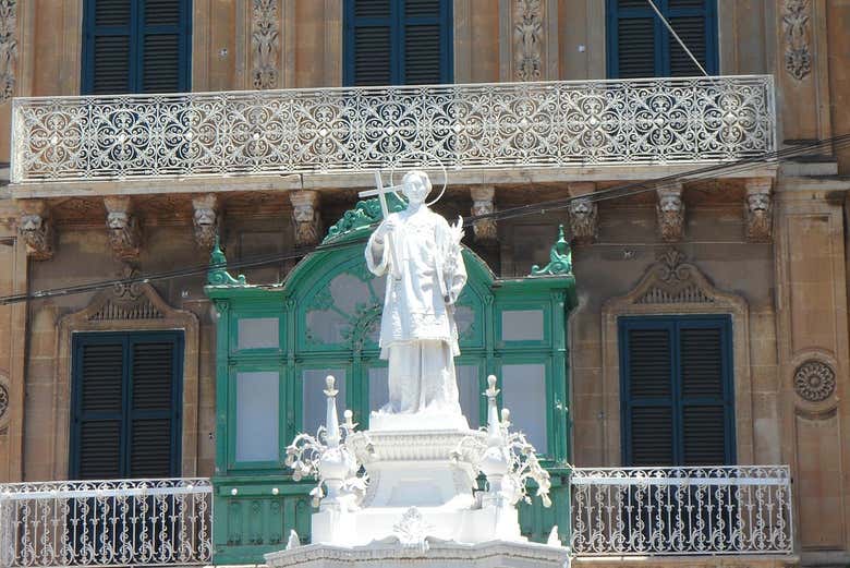 Estatua a San Lorenzo