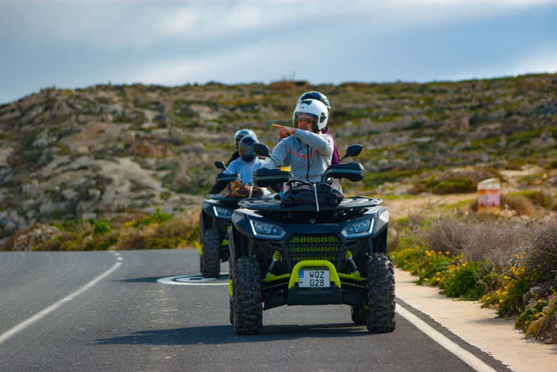 Recorriendo Gozo en quad