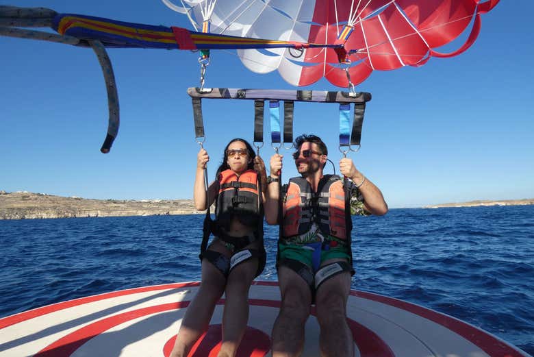 Todo listo para la actividad de parasailing