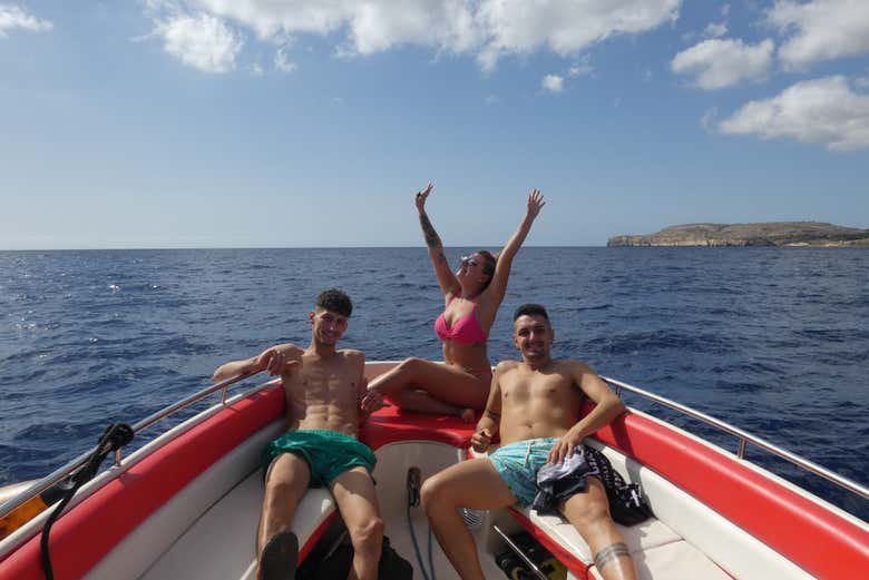 A bordo de la lancha por la Laguna Azul 