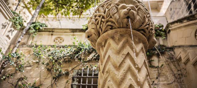 Entrada al Palacio Falson