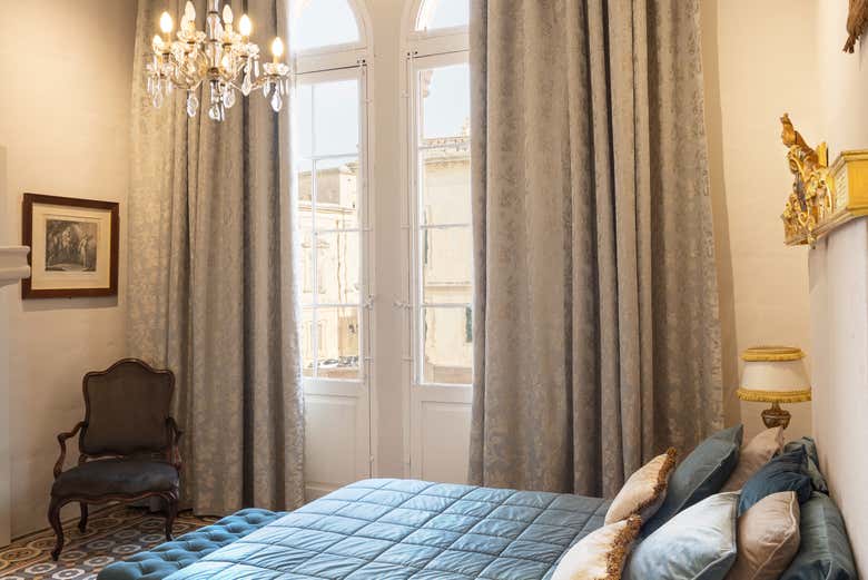 Elegante habitación en la Casa Gourgion