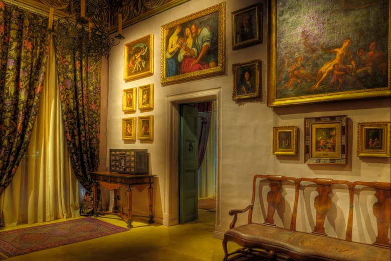 Visitando le sale del museo-palazzo