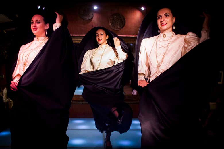 Bailarinas do espetáculo folclórico