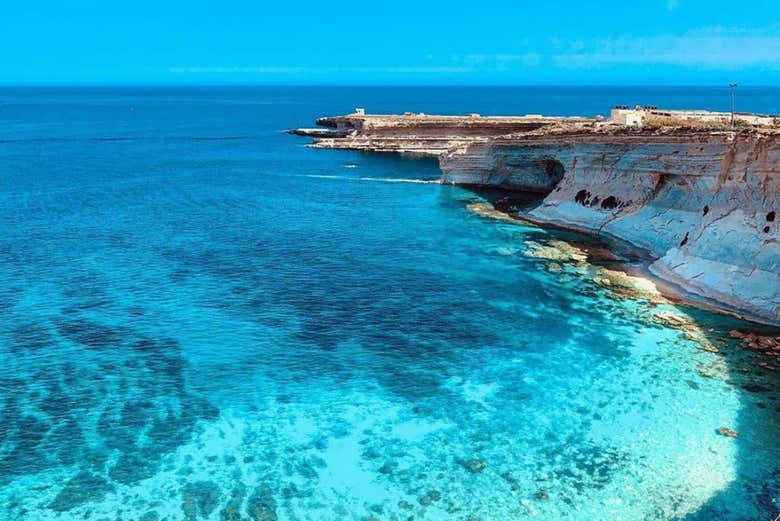 Scuba dive in Malta's beautiful sea