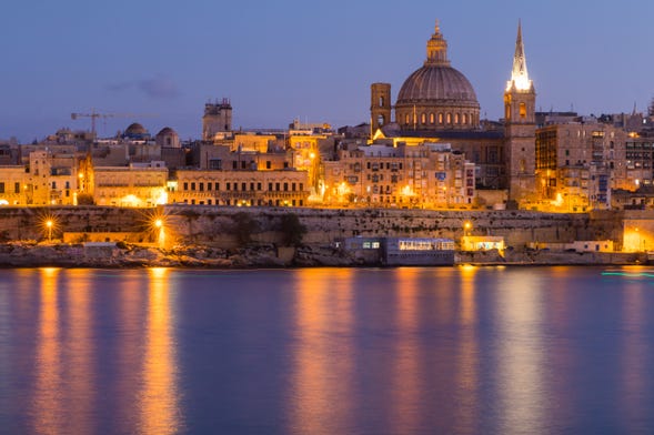 Cruzeiro noturno pelos portos de Valletta