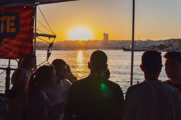 Fiesta en barco pirata por la bahía de Sliema