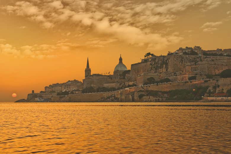 Luci del tramonto sulla costa maltese
