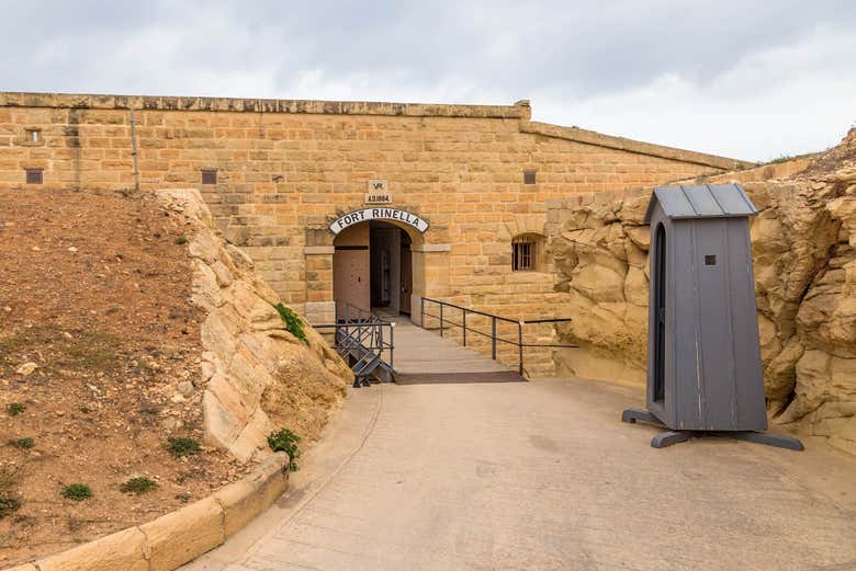 Entrada do Forte Rinella