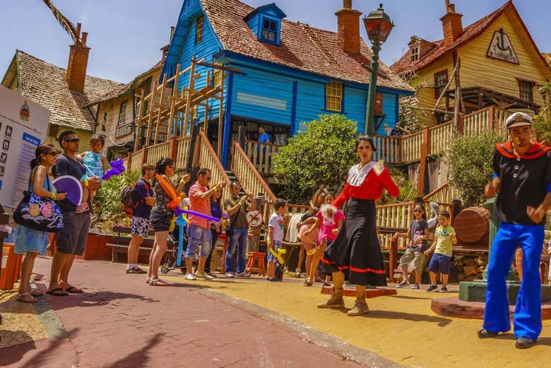 Disfrutando de la animación del parque