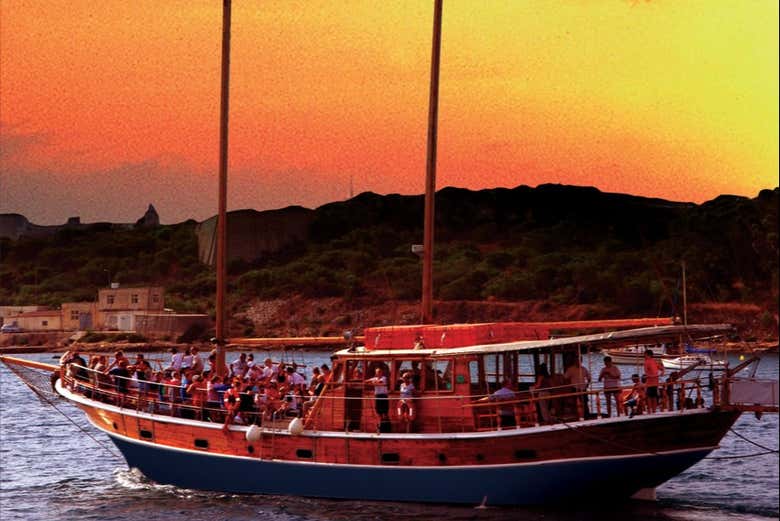 Giro in goletta al tramonto