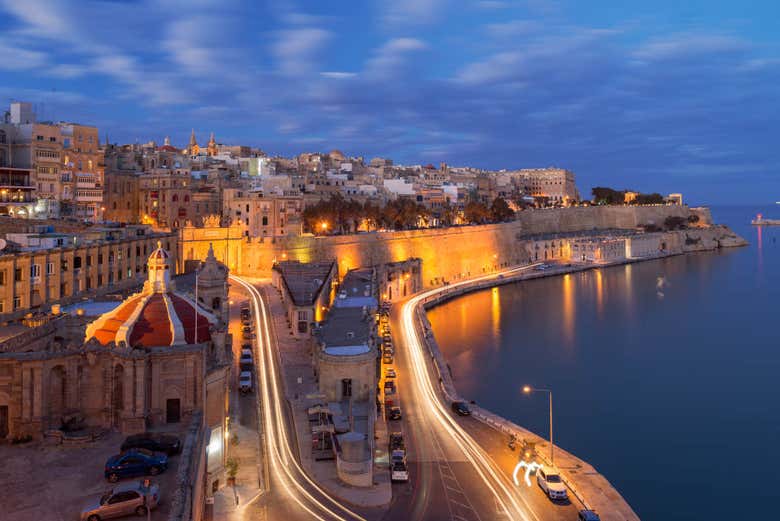 Le mura de La Valletta al tramonto
