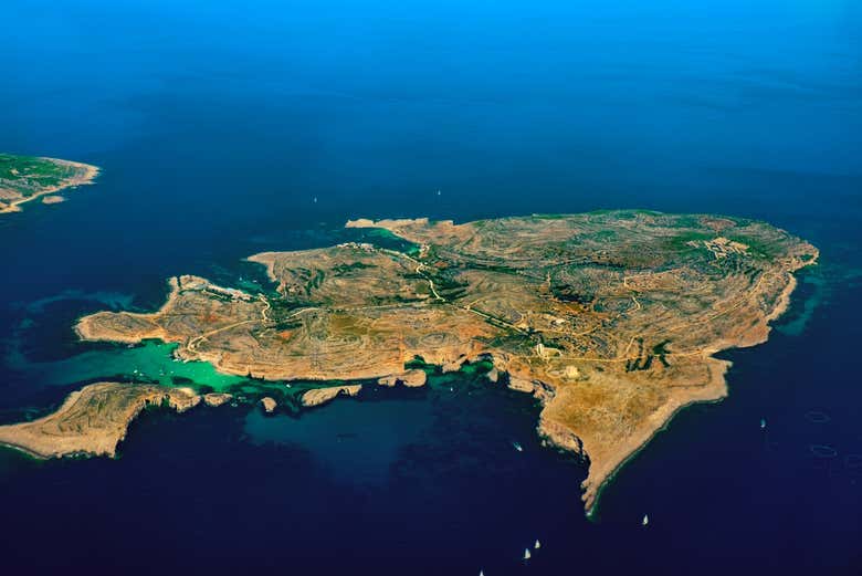 Vista aerea dell'isola di Comino