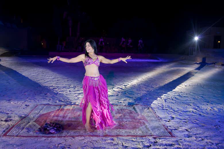 Una bailarina del espectáculo de fantasía
