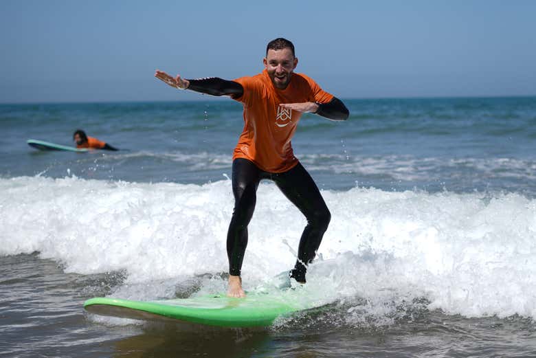 Aprenderéis a surfear en las aguas del Atlántico