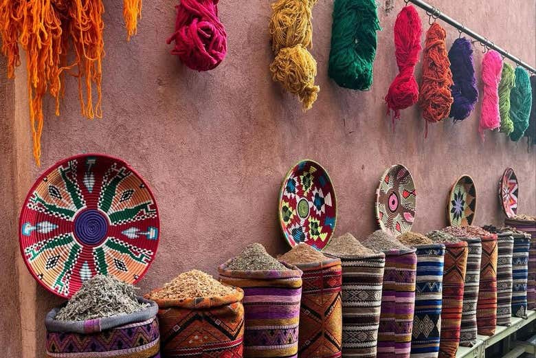 L'artigianato marocchino e le spezie tipiche nei souk