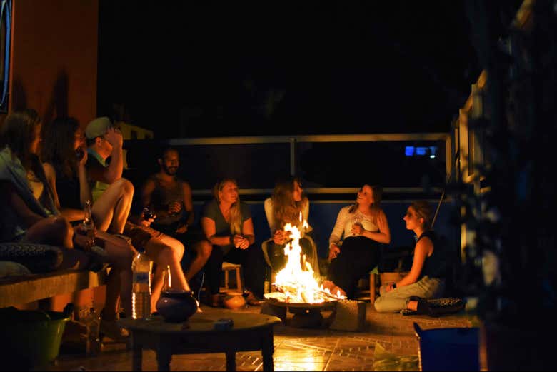 À la lumière du feu de joie