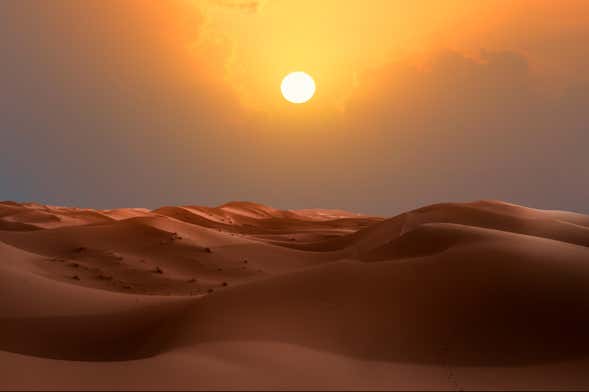Lever ou coucher de soleil dans le désert de Merzouga