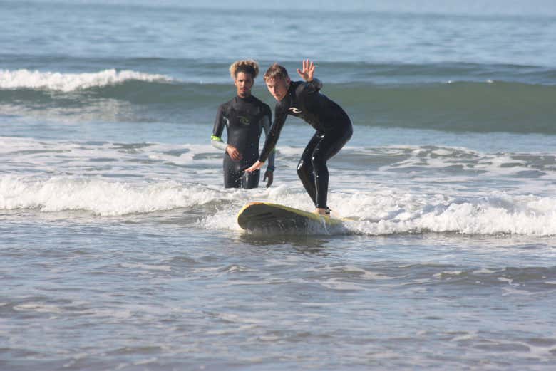 Aprendiendo a surfear en Esauira