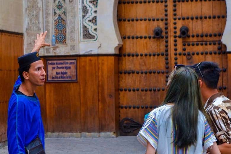 Écoutez les explications du guide