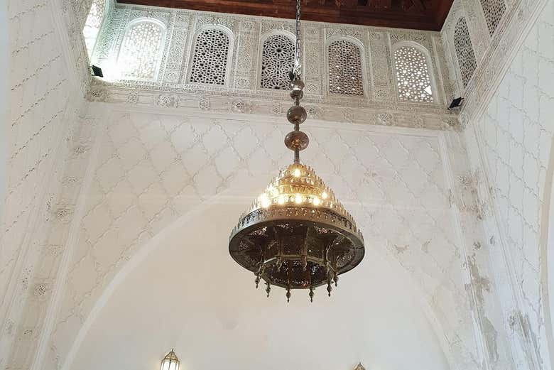 Admire a beautiful building