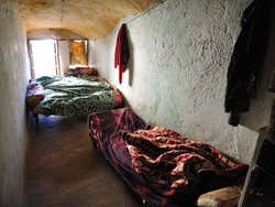 Bhalil , casa-grotta