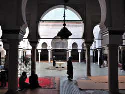 Mausolée de Moulay Idriss, cour intérieure