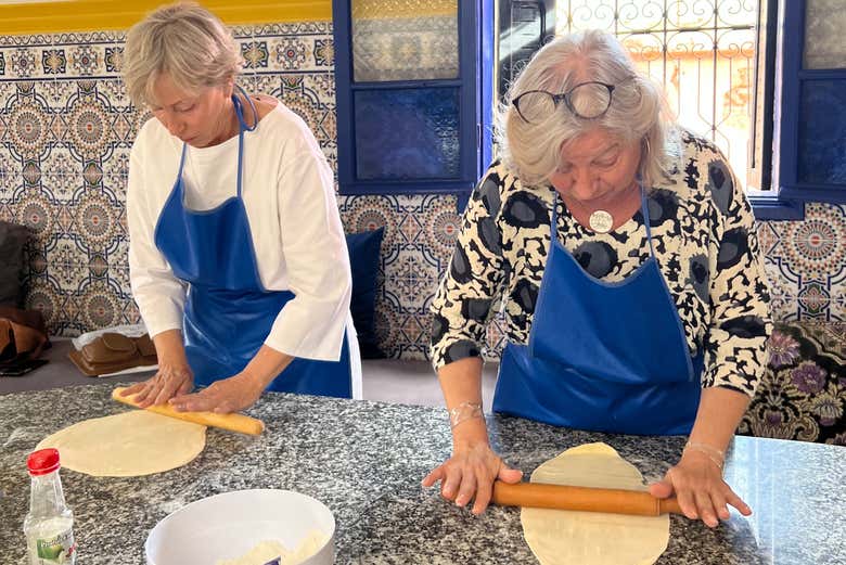 Pétrissez la pâte qui sera utilisée dans les pâtisseries
