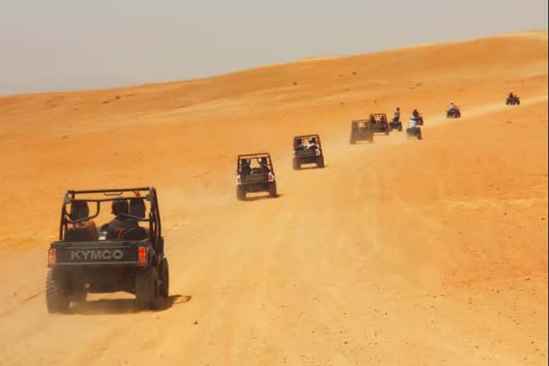 Conduzindo pelo deserto de Agafay