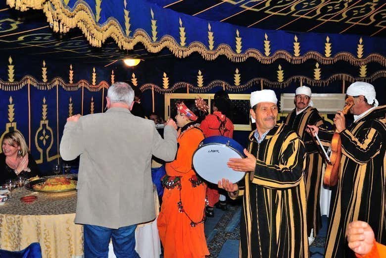 Gruppi regionali durante la cena
