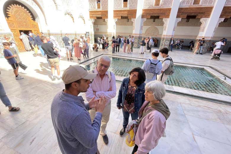 Learn about the history of the Bahia Palace with the guide