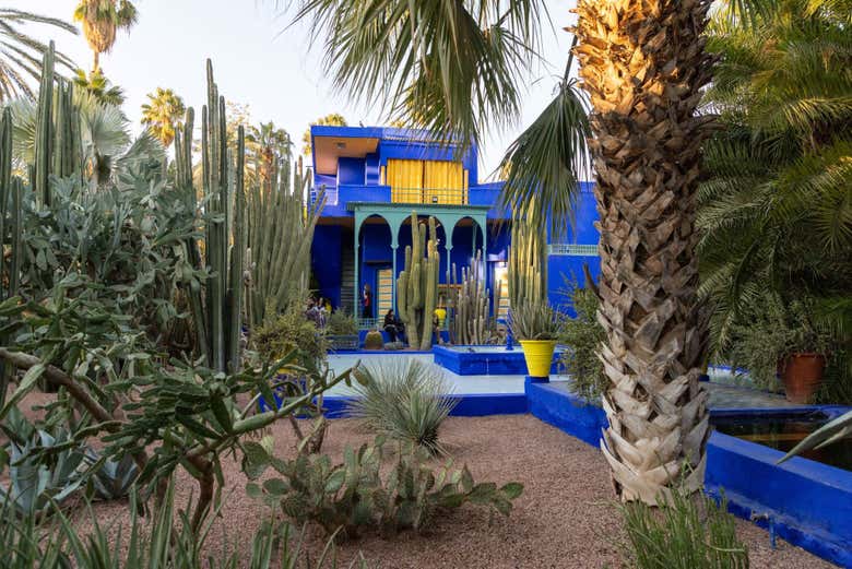 Arquitectura azul intenso 