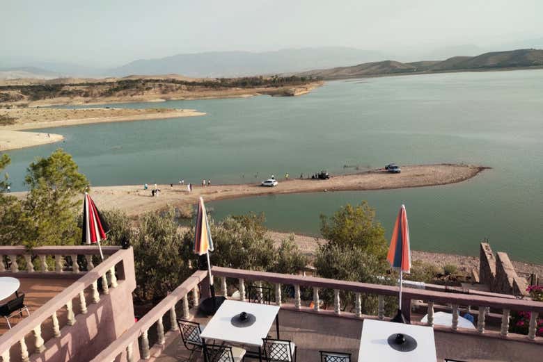 Admiraremos a paisagem ao redor do lago