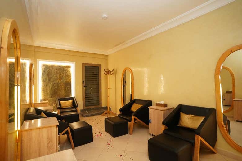 Sala de masajes de pies en el hammam