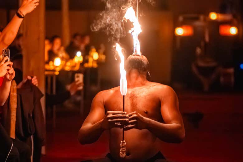 Veréis también un espectáculo de fuego