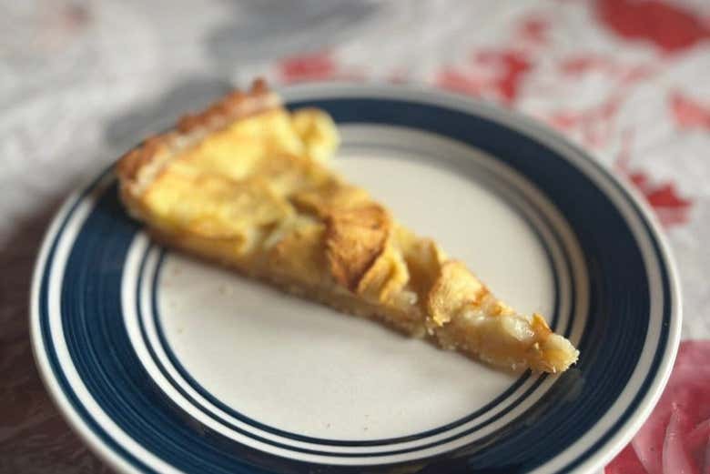 Un pezzo di torta di mele