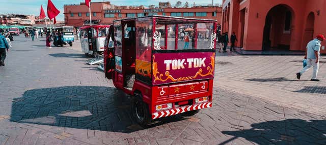 Tour privado en tuk tuk por Marrakech