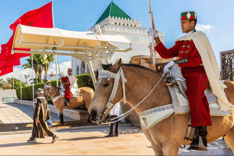 Soldados en el Mausoleo de Mohamed V