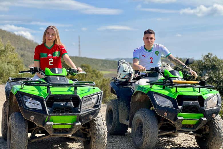 Disfrutando del tour en quad por los alrededores de Tánger