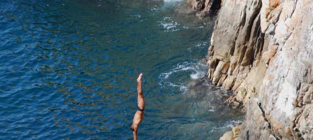 Jantar e espetáculo de salto de penhasco em Acapulco
