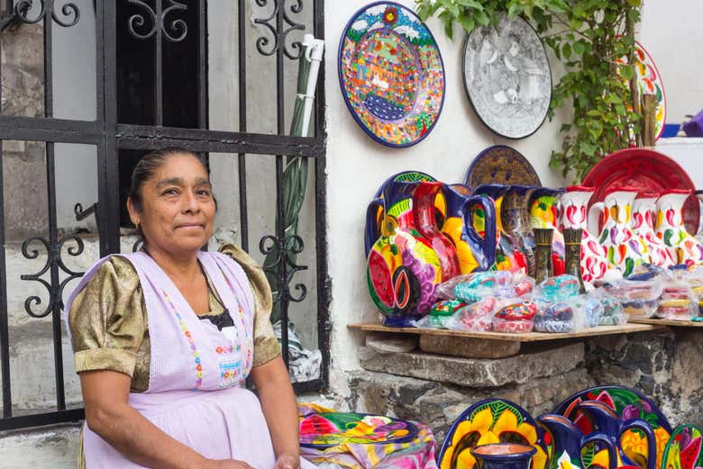 Visitando um posto de artesanato