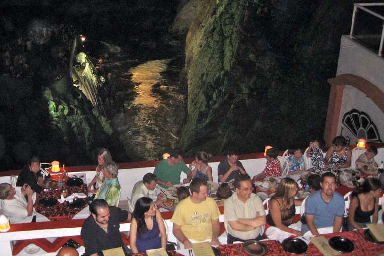 Cena junto a La Quebrada