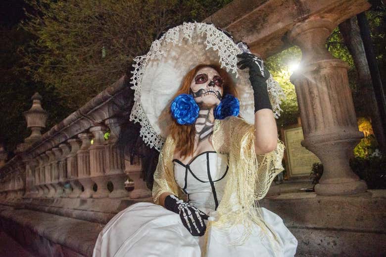 Actriz caracterizada de Catrina