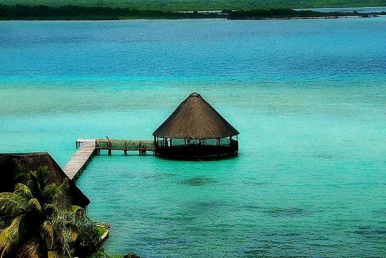 Tonalidades turquesas de la laguna de los Siete Colores