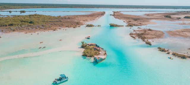 Paseo en lancha por la laguna Bacalar 