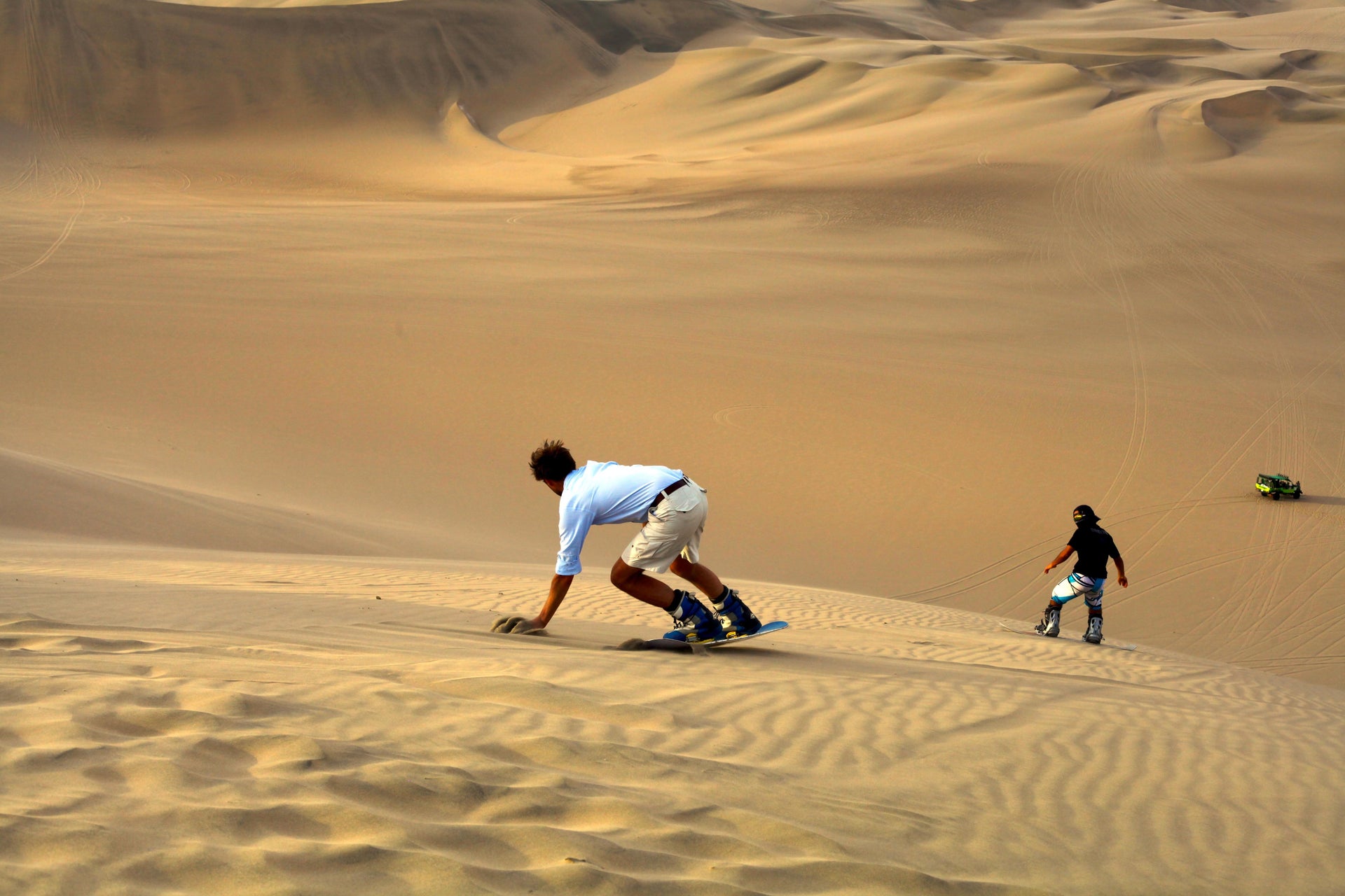 Sandboarding sulle dune di Chachalacas