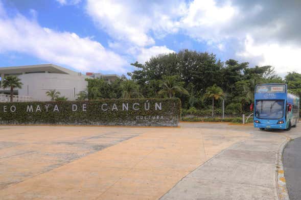 Autobús turístico de Cancún