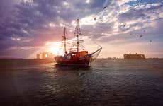 Crucero con cena en galeón al atardecer