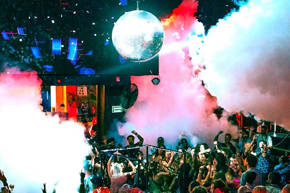 Festa na discoteca Mandala Nightclub